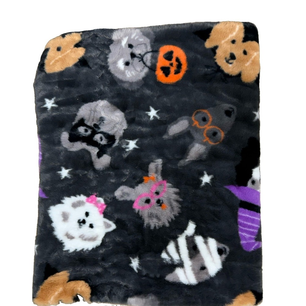 NWOT Isaac Mizrahi Halloween Throw Blanket Dogs In Costumes Black 50x70 Dog